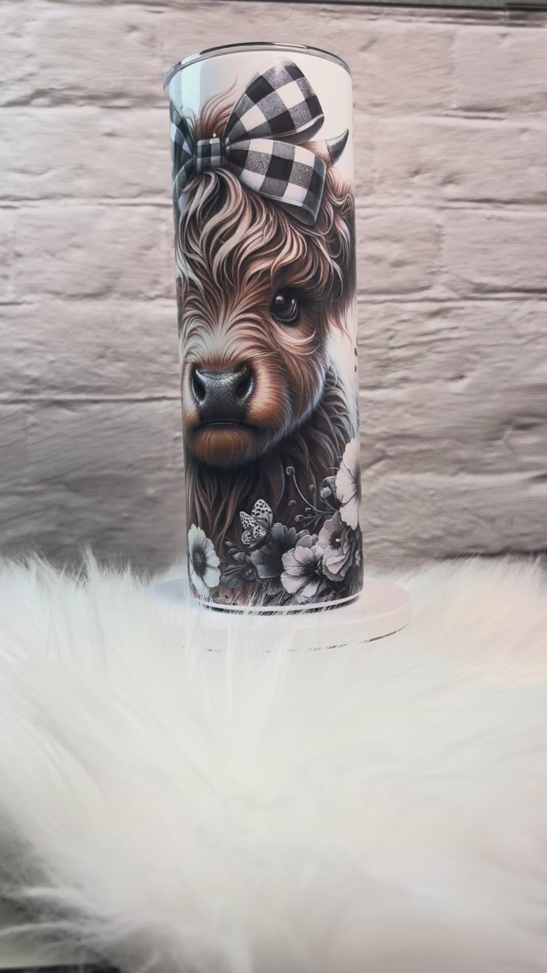 20oz Highland Cow with Buffalo Plaid Bow